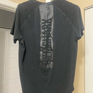 Men’s Gymshark shirt. Size medium. Very good condition.